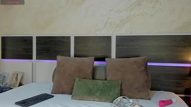 Natalia Cruzz online show from 06-01-26, 07:59