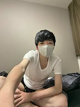 Snapshot of Ayutoda chatting on 05-24-26, 04:01 Ayutoda online show from 05-24-26, 04:01