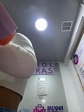   Nahomy online show from 03-25-26, 11:38