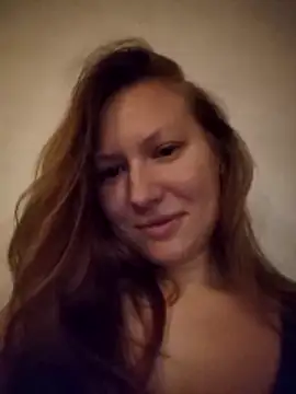 Snapshot of August_Shine chatting on 03-31-26, 06:41 August Shine online show from 03-31-26, 06:41
