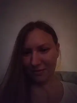 Snapshot of August_Shine chatting on 04-23-26, 06:32 August Shine online show from 04-23-26, 06:32
