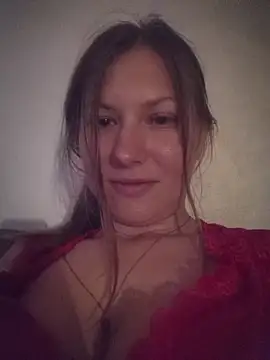 Snapshot of August_Shine chatting on 05-14-26, 07:20 August Shine online show from 05-14-26, 07:20