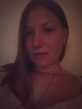 Snapshot of August_Shine chatting on 05-19-26, 06:14 August Shine online show from 05-19-26, 06:14