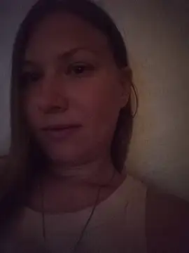 Snapshot of August_Shine chatting on 05-20-26, 06:14 August Shine online show from 05-20-26, 06:14
