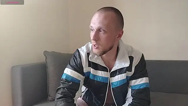lion and kittyy online show from 05-16-26, 04:17