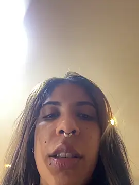 Snapshot of VioletaHills_ chatting on 04-23-26, 12:40 VioletaHills online show from 04-23-26, 12:40