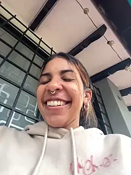 Snapshot of VioletaHills_ chatting on 05-16-26, 12:37 VioletaHills online show from 05-16-26, 12:37