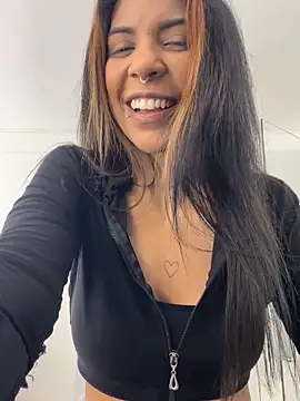 Snapshot of VioletaHills_ chatting on 06-19-26, 12:09 VioletaHills online show from 06-19-26, 12:09