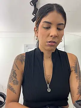 Snapshot of VioletaHills_ chatting on 06-23-26, 12:14 VioletaHills online show from 06-23-26, 12:14