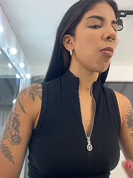 Snapshot of VioletaHills_ chatting on 07-22-26, 12:30 VioletaHills online show from 07-22-26, 12:30