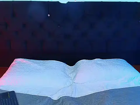 hollannd  online show from 03-21-26, 03:15