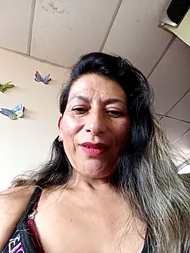 Lucia Rios online show from 04-19-26, 06:10