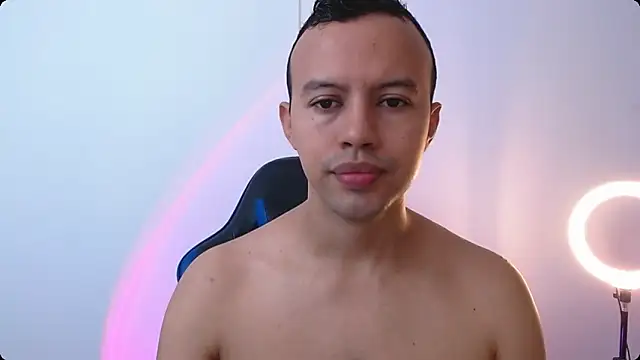 Snapshot of Damian_Wish chatting on 03-18-26, 01:47 Damian Wish online show from 03-18-26, 01:47
