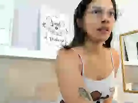 EmmaSanchez  online show from 04-04-26, 08:28