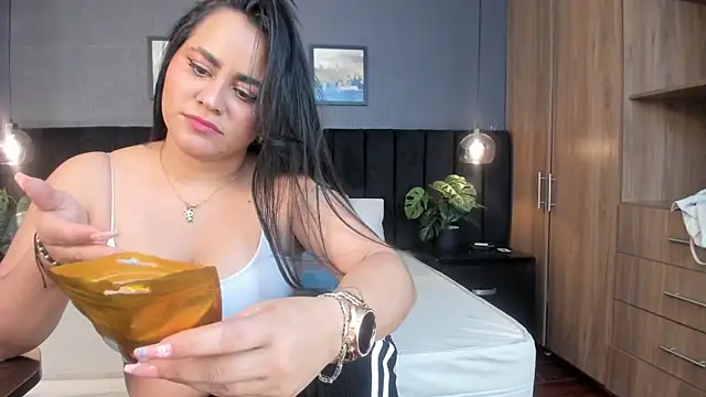 alejandra  garcia online show from 07-10-26, 03:22