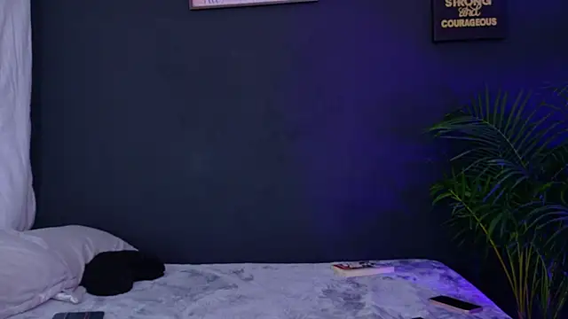 Valeriaa cruz online show from 04-22-26, 12:28