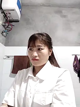 Lilinn  online show from 03-08-26, 05:44