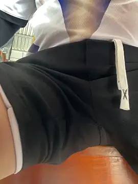 hoang15075 online show from 03-18-26, 01:09