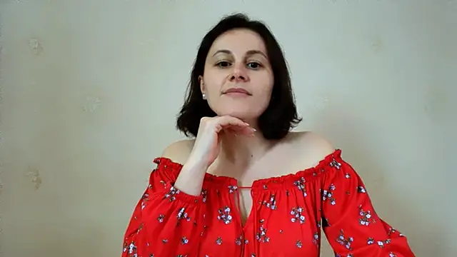 Snapshot of Inessa_beauty chatting on 04-26-26, 01:09 Inessa beauty online show from 04-26-26, 01:09