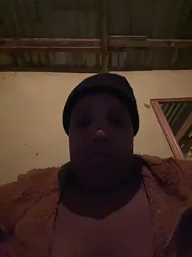 Snapshot of friendlybitch22 chatting on 05-20-26, 04:35 friendlybitch22 online show from 05-20-26, 04:35
