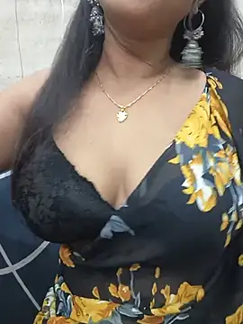 Snapshot of Miss_alina07 chatting on 07-31-26, 06:02 Miss alina07 online show from 07-31-26, 06:02
