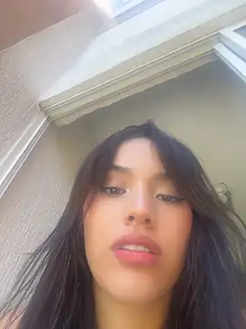 Mia-villalobos online show from 05-13-26, 01:52