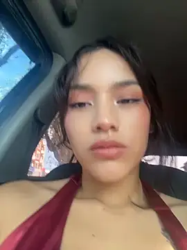 Mia-villalobos online show from 05-19-26, 01:17