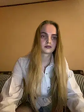 LunaVey online show from 03-29-26, 05:02