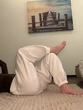 Snapshot of VelvetChloe chatting on 04-30-26, 12:22 VelvetChloe online show from 04-30-26, 12:22