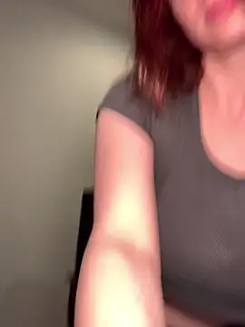 Snapshot of VelvetChloe chatting on 05-17-26, 06:48 VelvetChloe online show from 05-17-26, 06:48