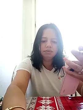 Snapshot of roxana_e43 chatting on 04-26-26, 08:12 roxana e43 online show from 04-26-26, 08:12