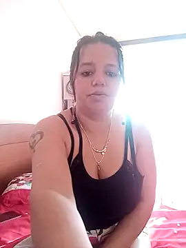 Snapshot of roxana_e43 chatting on 05-01-26, 03:27 roxana e43 online show from 05-01-26, 03:27