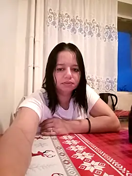 Snapshot of roxana_e43 chatting on 05-10-26, 06:02 roxana e43 online show from 05-10-26, 06:02