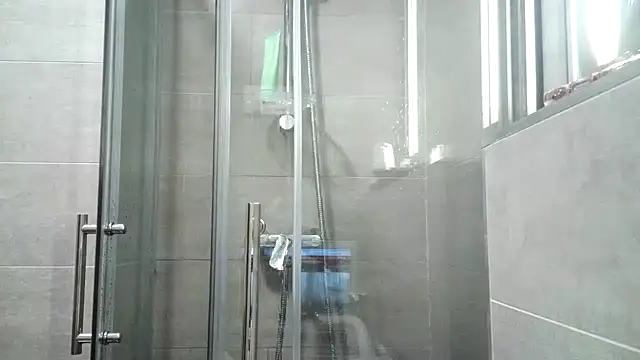 Snapshot of itsmemayarose chatting on 06-03-26, 03:50 itsmemayarose online show from 06-03-26, 03:50