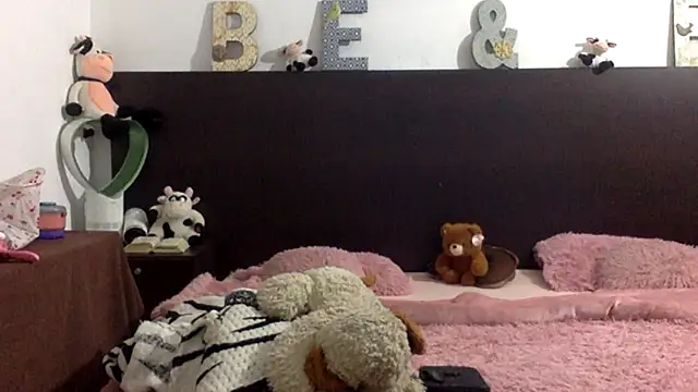 mommy-Milf online show from 04-14-26, 01:44