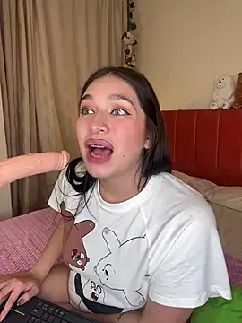 Caandace online show from 04-21-26, 01:42