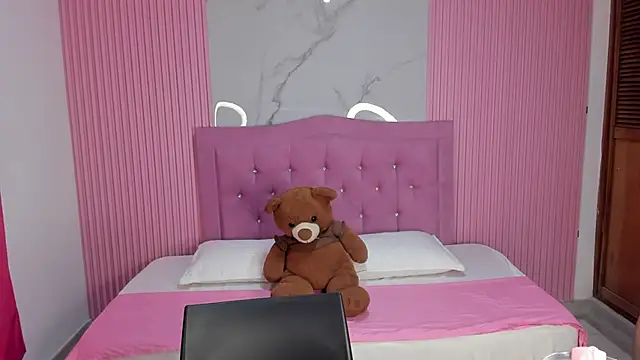 Mily17  online show from 04-13-26, 10:54