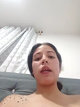 Snapshot of Miranda-cambell chatting on 04-29-26, 03:43 Miranda-cambell online show from 04-29-26, 03:43