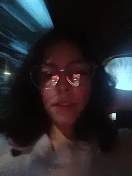 Snapshot of Miranda-cambell chatting on 05-19-26, 11:22 Miranda-cambell online show from 05-19-26, 11:22
