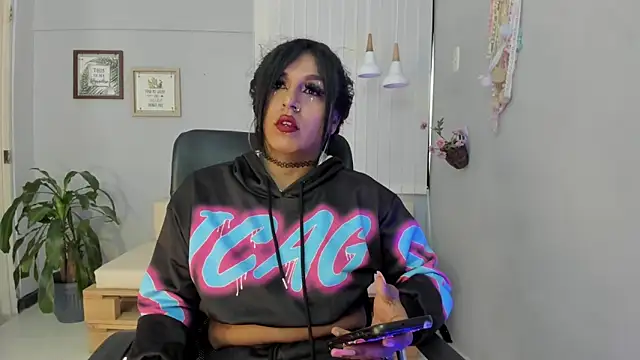 Nahomy Collins  online show from 03-13-26, 07:31