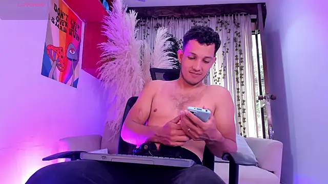 MaxiStanford online show from 05-31-26, 08:43