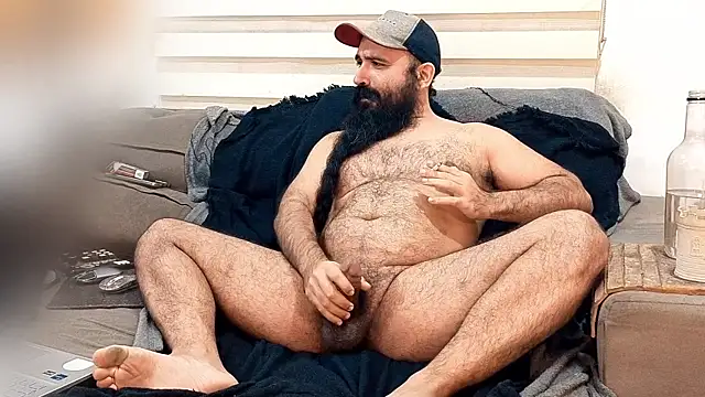 Snapshot of Barba_Negra_Fumador chatting on 07-14-26, 02:05 Barba Negra Fumador online show from 07-14-26, 02:05