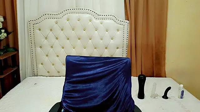 Seductive sophie online show from 06-27-26, 04:17