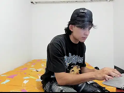 monky 0002 online show from 05-02-26, 06:24