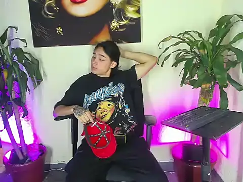 monky 0002 online show from 06-19-26, 06:01