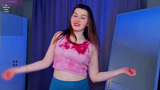 SueWolvin online show from 03-12-26, 05:08