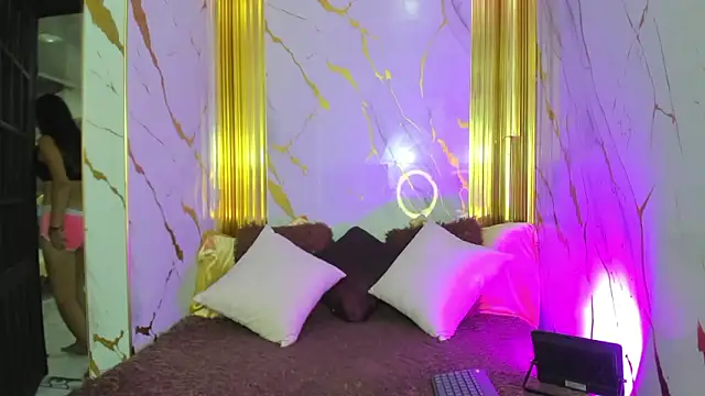 beautiful violet  online show from 03-06-26, 11:50