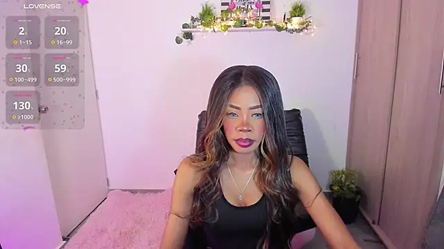 Snapshot of ariabrown23 chatting on 05-05-26, 01:02 ariabrown23 online show from 05-05-26, 01:02