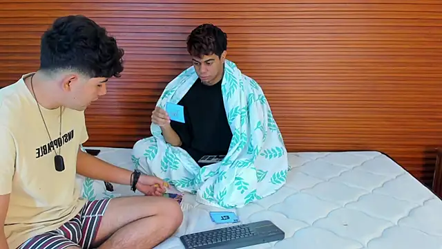 peakk twiinns online show from 04-01-26, 01:41