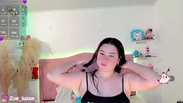 Zoe Luxxe  online show from 04-18-26, 09:04